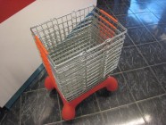 Fotogalerie: vozík pod nákupní košíky